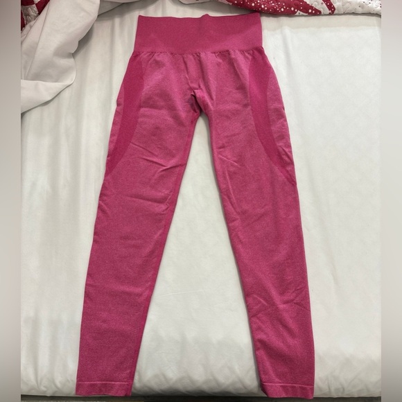 Hot pink NVGTN contour leggings - Picture 2 of 3